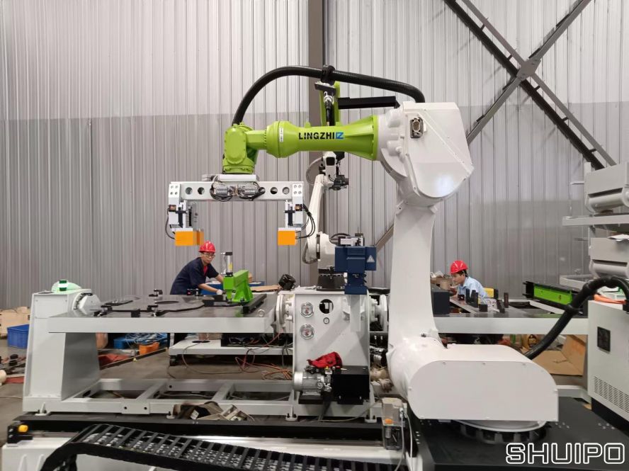 山東水泊智能裝備股份有限公司自主研發(fā)的工業(yè)機(jī)器人 山東水泊智能裝備股份有限公司自主研發(fā)的工業(yè)機(jī)器人